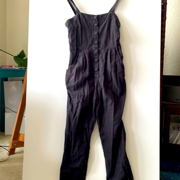 Urban Outfitters Black Strappy Overalls. Side Pockets and button front. Size S - Picture 1 of 7